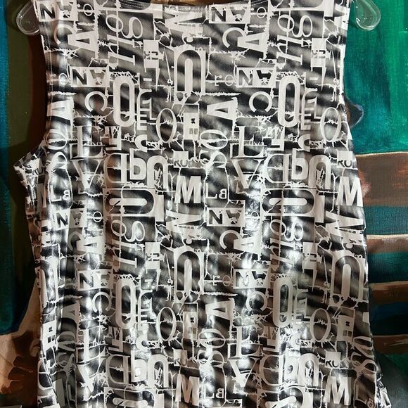 Monochrome Graphic Women's Tank Top XL - Picture 6 of 15